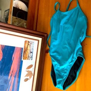 Jackson 4 Jolyn onesie size 28 in teal great condition